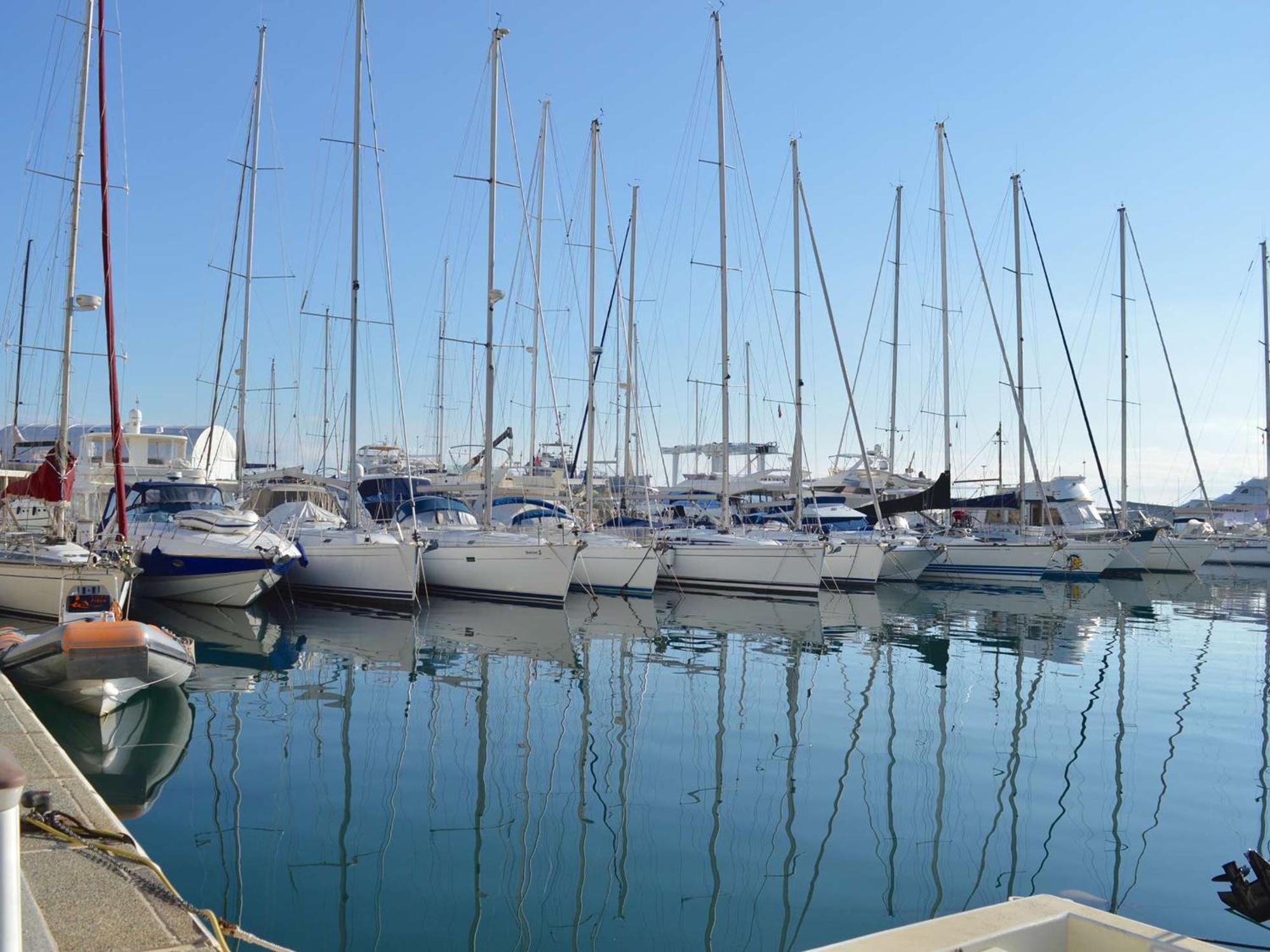 Fréjus, 2 Pièces, 4 Personnes - Fr-1-226a-120 *